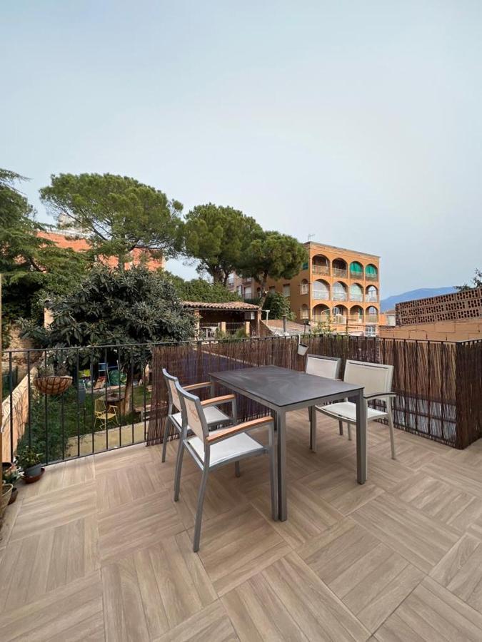 Alojamiento Con Encanto En Planta Superior Ideal Para Trabajo Y Escapadas Familiares En Montserrat Esparreguera Exterior foto