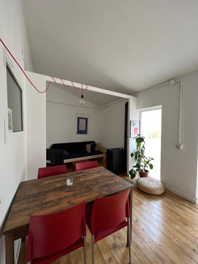 Alojamiento Con Encanto En Planta Superior Ideal Para Trabajo Y Escapadas Familiares En Montserrat Esparreguera Exterior foto