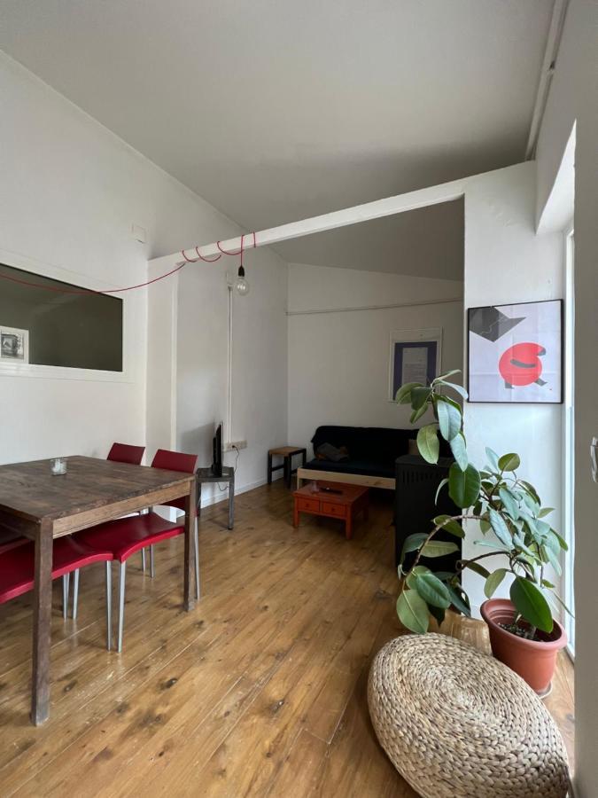 Alojamiento Con Encanto En Planta Superior Ideal Para Trabajo Y Escapadas Familiares En Montserrat Esparreguera Exterior foto