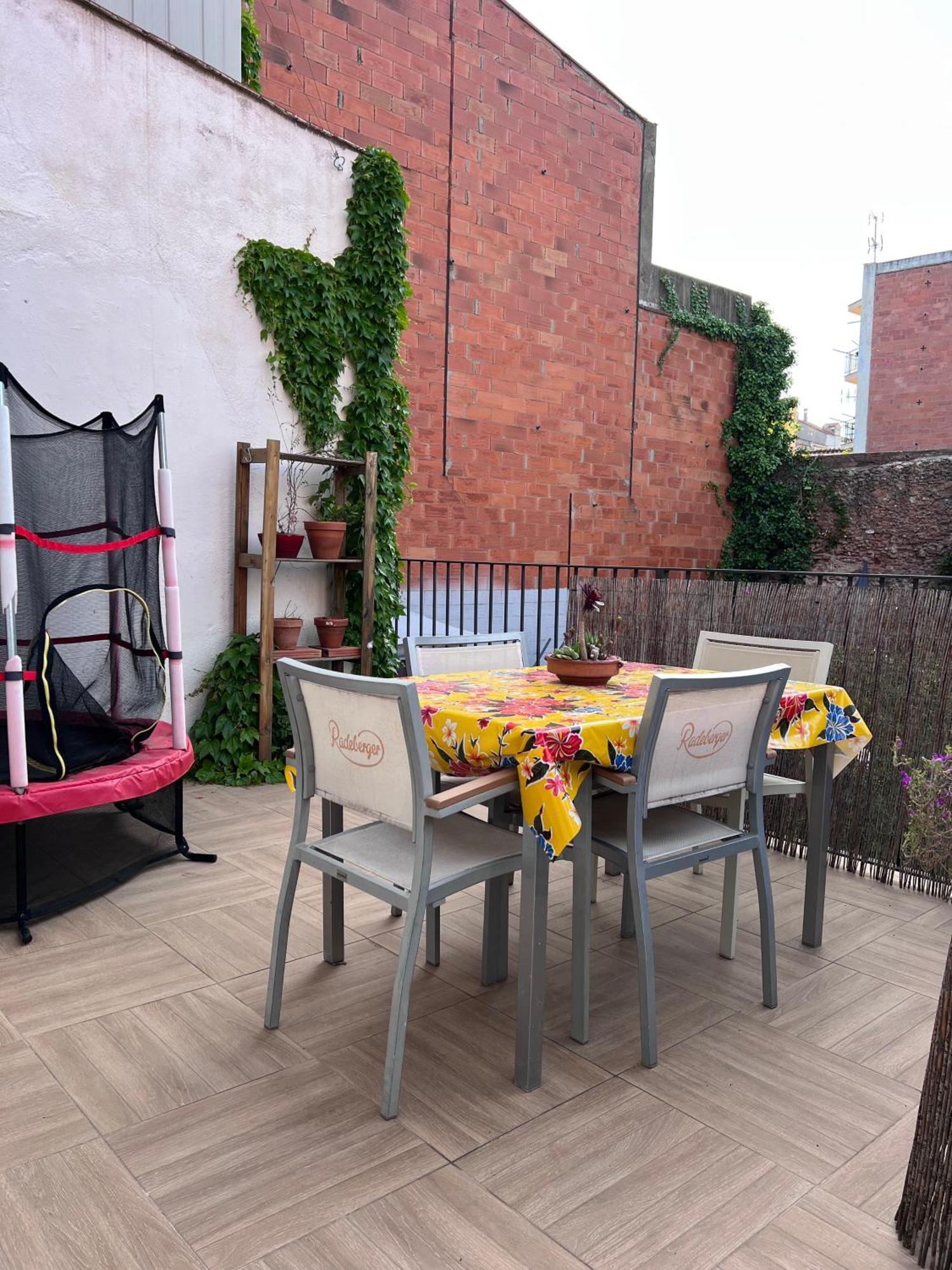 Alojamiento Con Encanto En Planta Superior Ideal Para Trabajo Y Escapadas Familiares En Montserrat Esparreguera Exterior foto