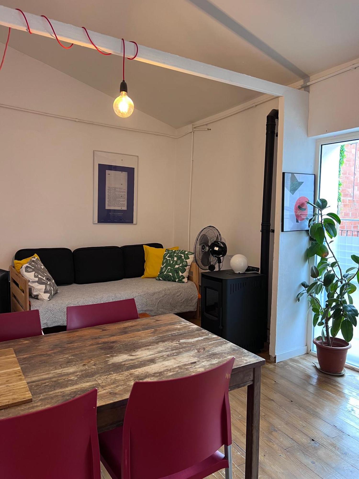 Alojamiento Con Encanto En Planta Superior Ideal Para Trabajo Y Escapadas Familiares En Montserrat Esparreguera Exterior foto